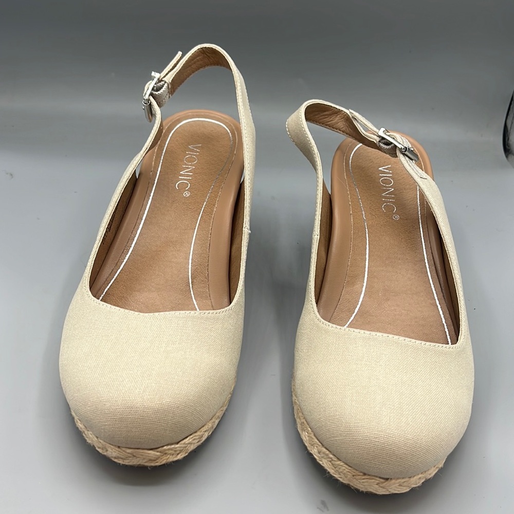 Vionic Cream Wedges